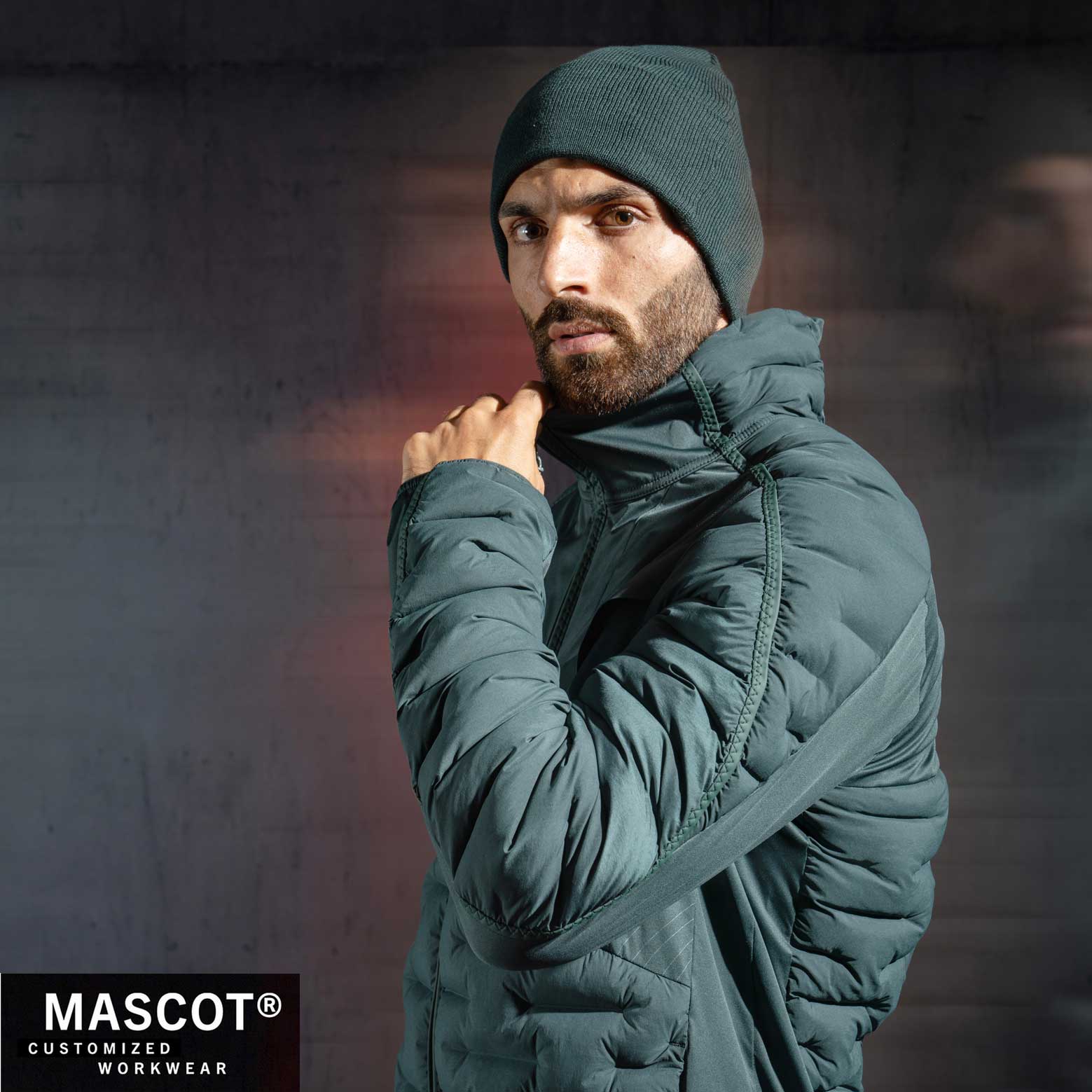 MASCOT® CUSTOMIZED Stepp/Stretch-Jacke schwarzblau 22015 – Bannenberg GmbH  Arbeitsschutz DE